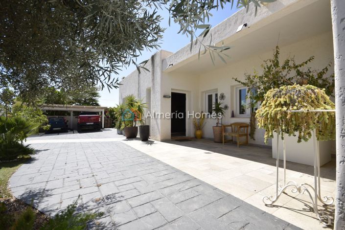 Image No.15-4 Bed Villa for sale