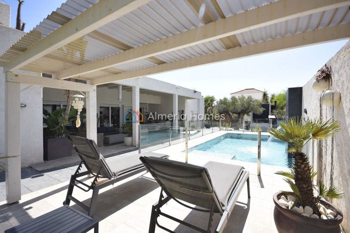 Image No.3-4 Bed Villa for sale