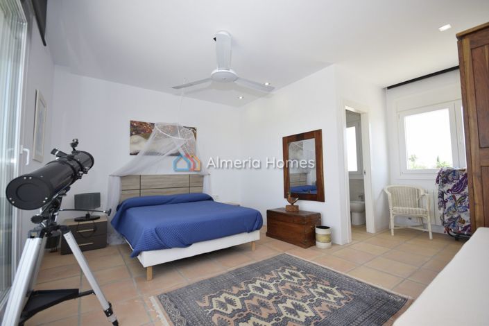 Image No.28-4 Bed Villa for sale