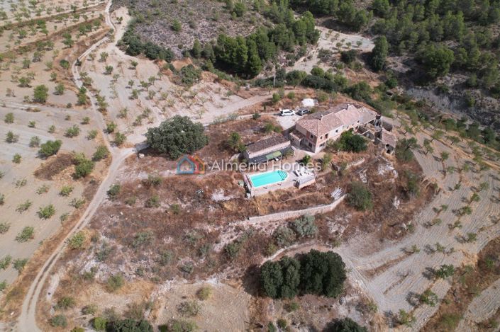 Image No.5-Maison de campagne de 6 chambres à vendre à Oria