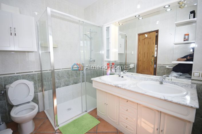 Image No.25-3 Bed Villa for sale