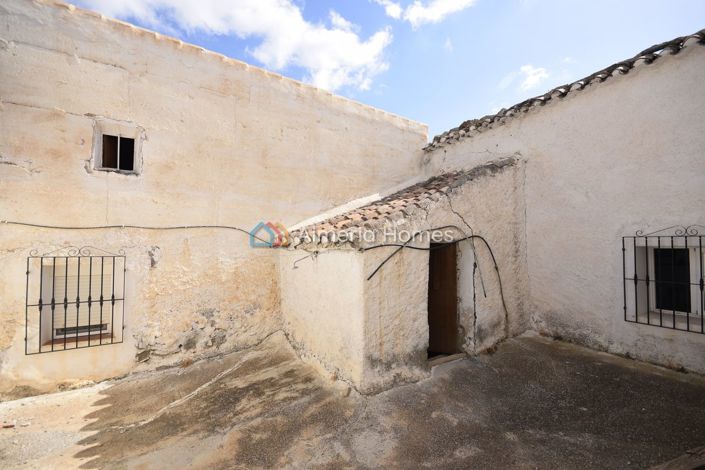 Image No.19-Maison de campagne de 6 chambres à vendre à Oria