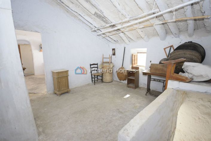 Image No.24-Maison de campagne de 6 chambres à vendre à Oria