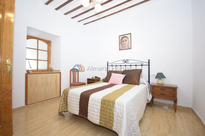 Image No.9-Maison de campagne de 6 chambres à vendre à Oria