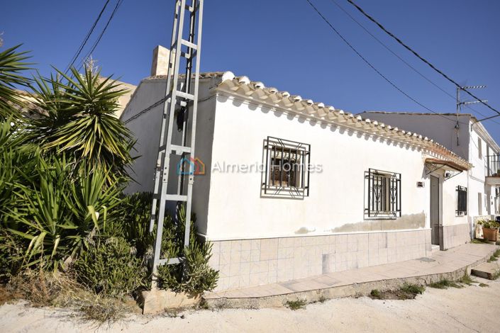 Image No.2-Maison de campagne de 3 chambres à vendre à Almanzora