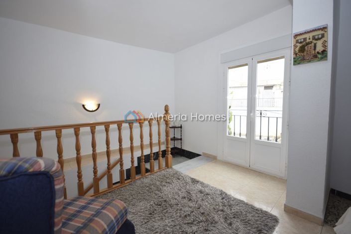 Image No.12-3 Bed Townhouse for sale