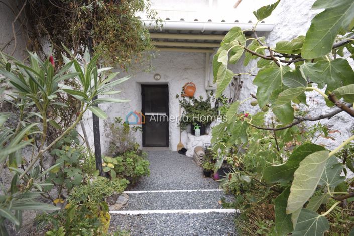 Image No.16-4 Bed Townhouse for sale