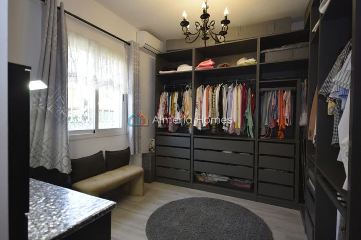 Image No.19-3 Bed Villa for sale