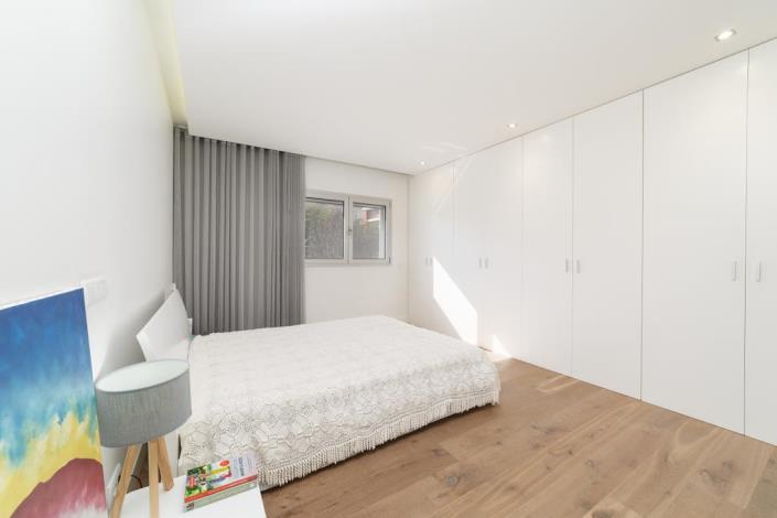 Image No.12-3 Bed Apartment for sale