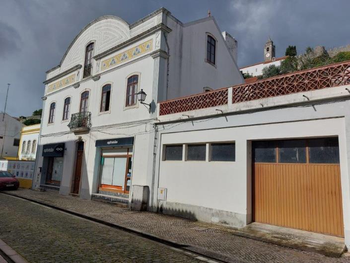 Image No.40-3 Bed Flat for sale