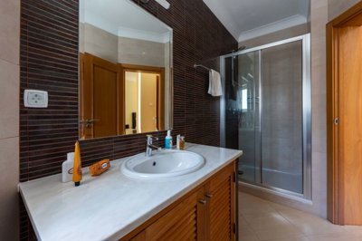 23-4506-78d1f4f8b6655591b02d22fabb36a692d73cc