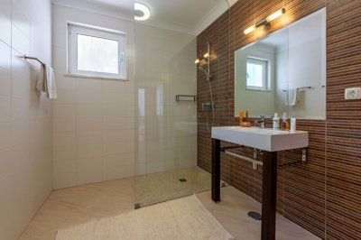 23-4506-78d1f4f8b6655591b02d22fabb36a692d73cc