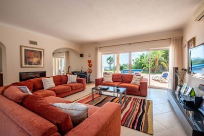 23-4506-78d1f4f8b6655591b02d22fabb36a692d73cc