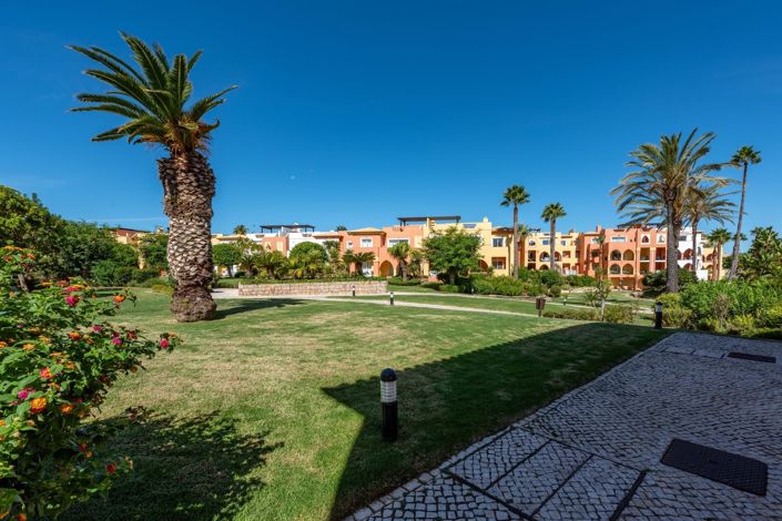 Image No.19-2 Bed Townhouse for sale