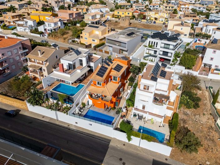 Image No.2-Villa de 6 chambres à vendre à Lagos