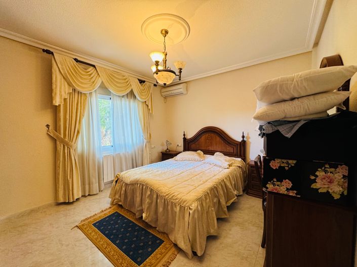 Image No.25-5 Bed Villa for sale