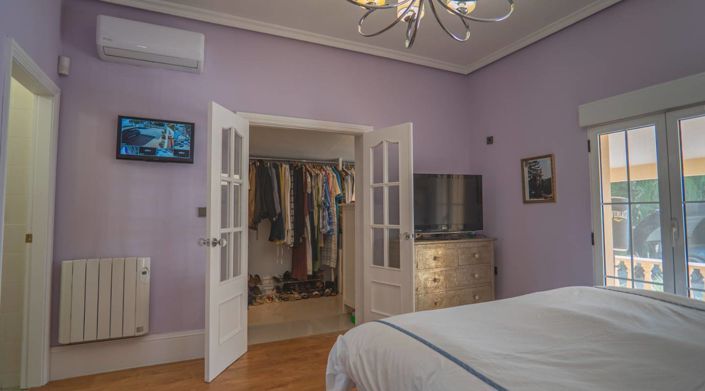 Image No.18-6 Bed Villa for sale