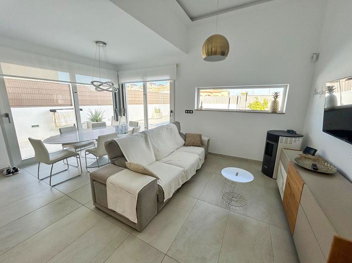 Image No.2-3 Bed Villa for sale