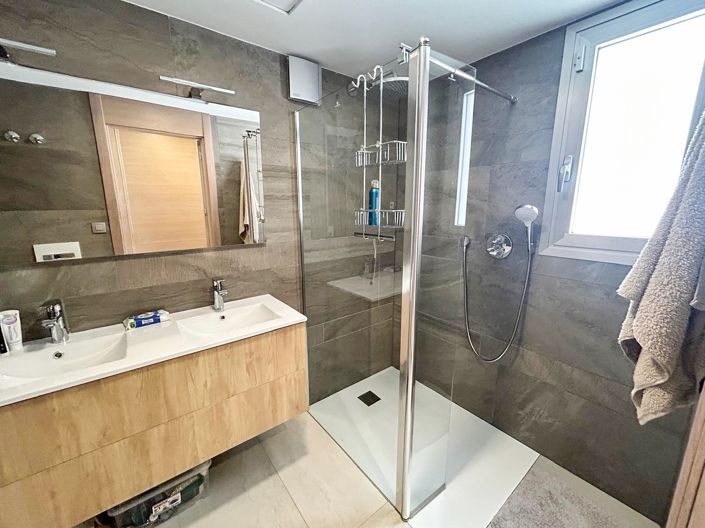 Image No.8-3 Bed Villa for sale