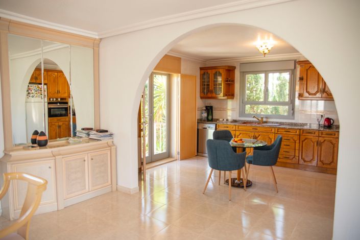 Image No.12-4 Bed Villa for sale