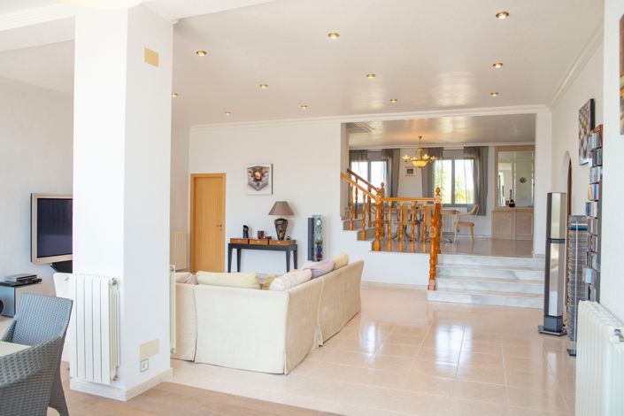 Image No.3-4 Bed Villa for sale