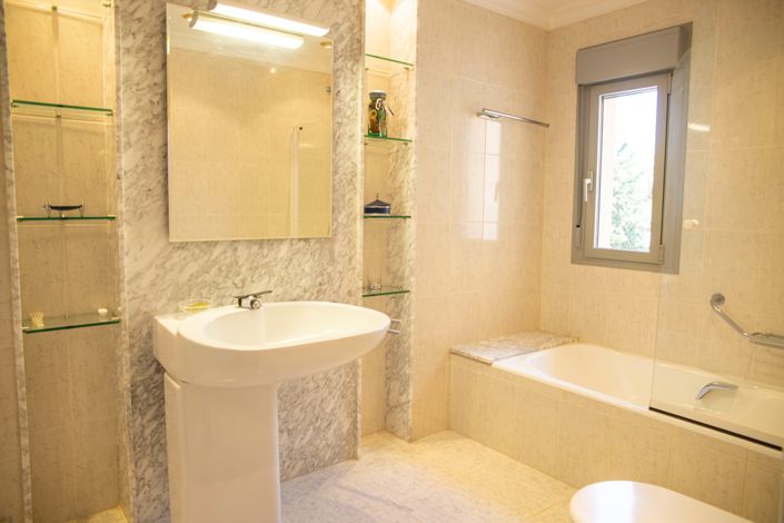 Image No.32-4 Bed Villa for sale