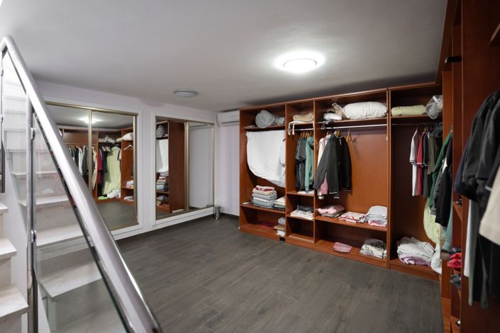 Image No.10-5 Bed Villa for sale