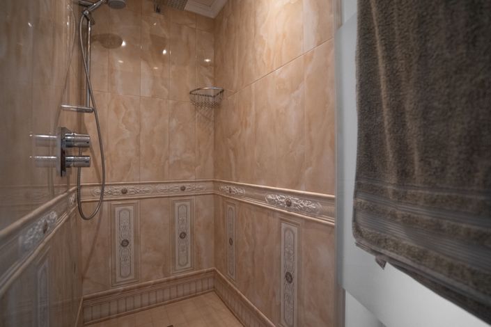 Image No.16-5 Bed Villa for sale