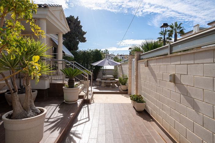 Image No.32-5 Bed Villa for sale