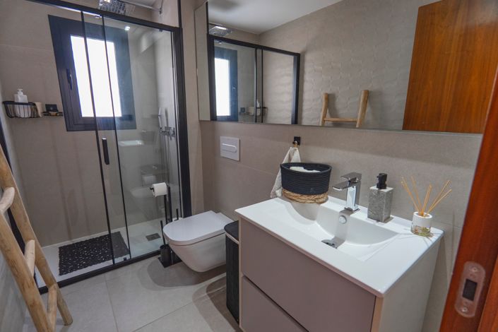 Image No.25-4 Bed Villa for sale