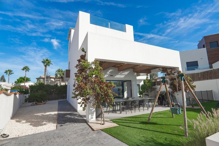 Image No.34-4 Bed Villa for sale