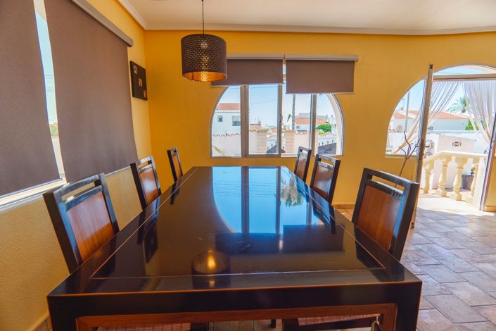 Image No.19-4 Bed Villa for sale