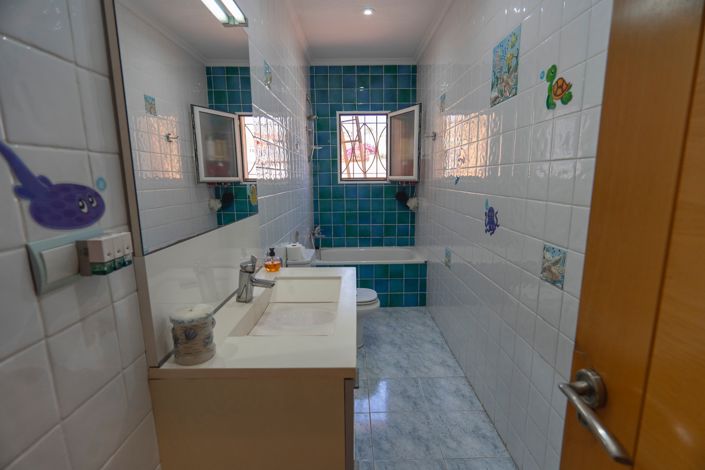 Image No.25-4 Bed Villa for sale