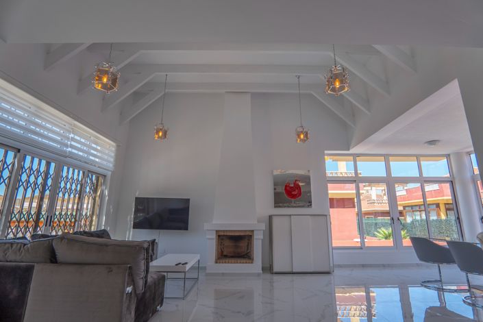 Image No.3-5 Bed Villa for sale