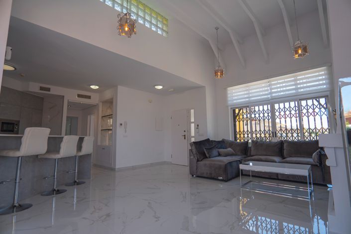 Image No.26-5 Bed Villa for sale