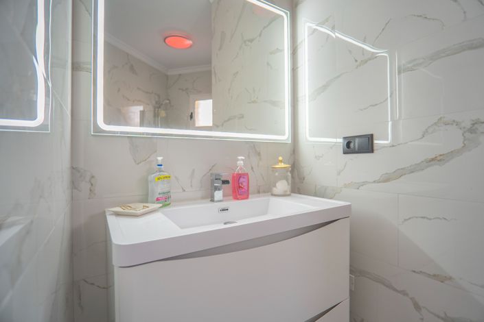 Image No.48-5 Bed Villa for sale