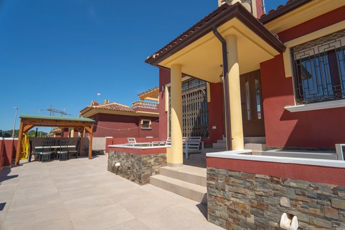 Image No.8-5 Bed Villa for sale