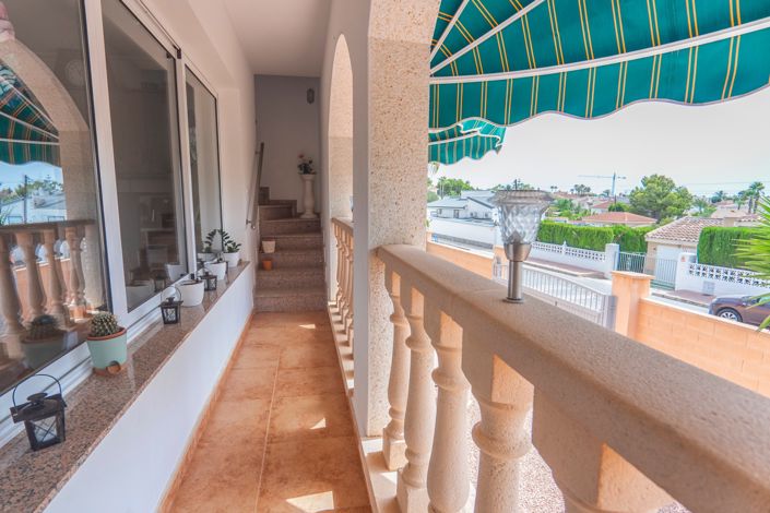 Image No.19-3 Bed Villa for sale