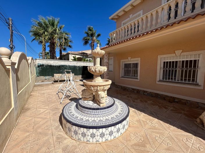 Image No.19-6 Bed Villa for sale