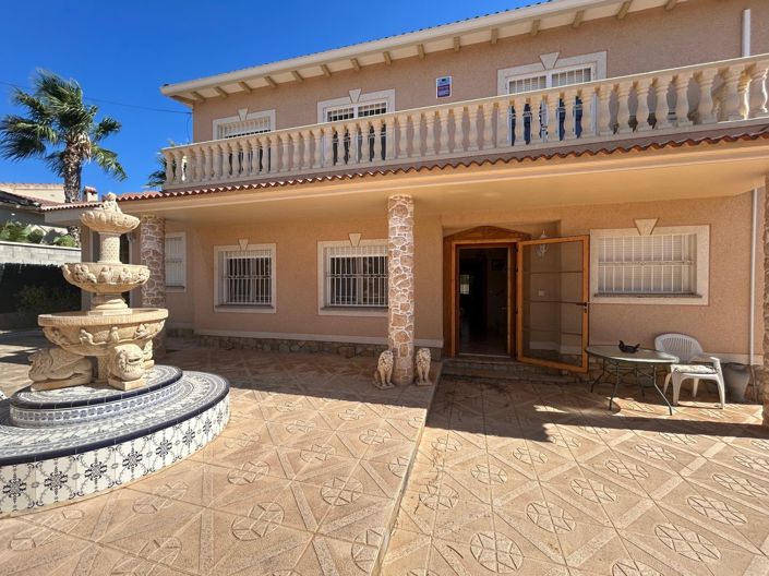 Image No.21-6 Bed Villa for sale