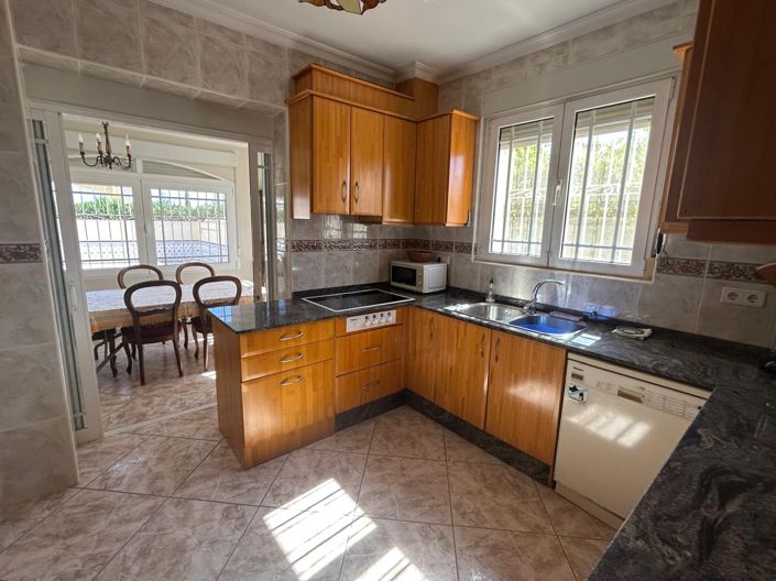 Image No.41-6 Bed Villa for sale