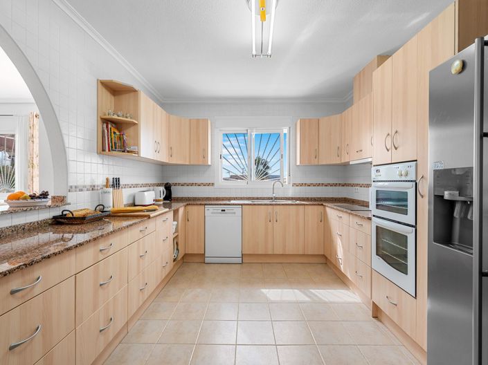 Image No.27-3 Bed Villa for sale