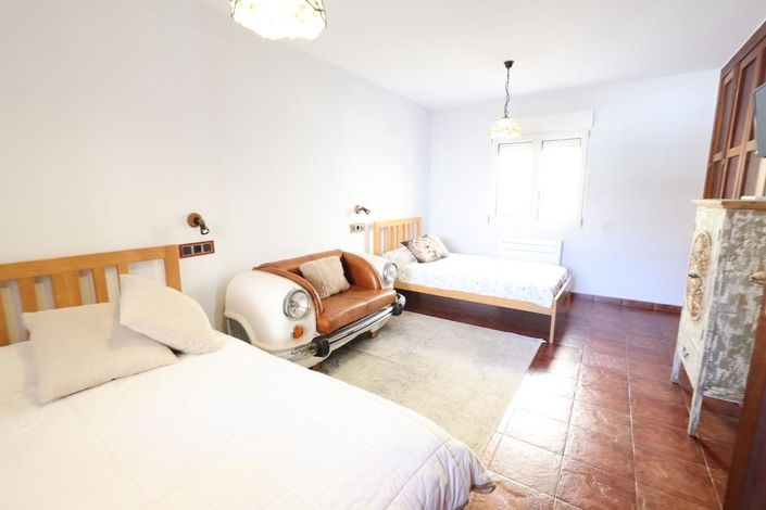 Image No.17-4 Bed Villa for sale