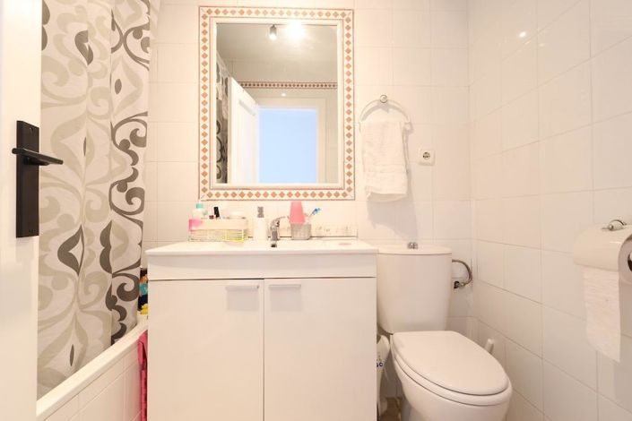 Image No.18-2 Bed Townhouse for sale