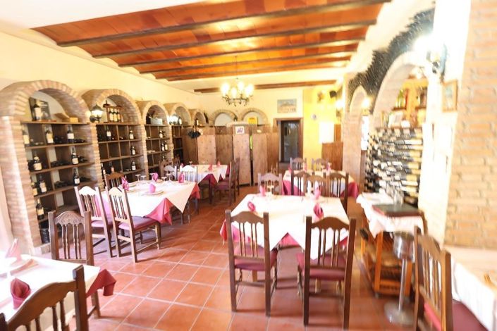 Image No.13-4 Bed Commercial for sale