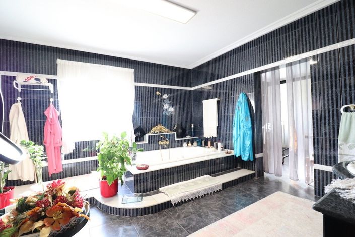 Image No.19-5 Bed Villa for sale