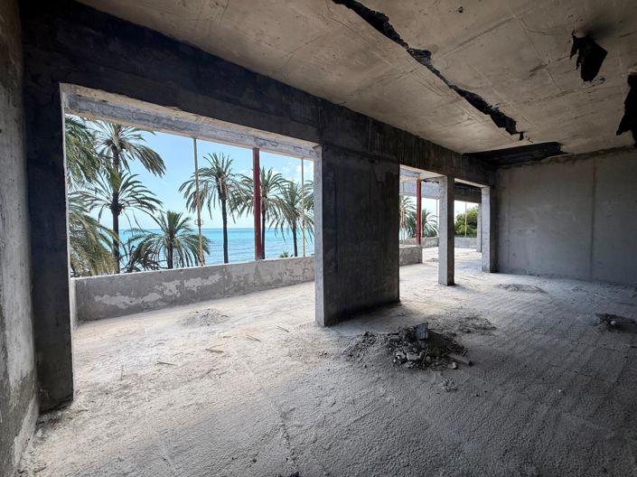 Image No.8-Villa for sale