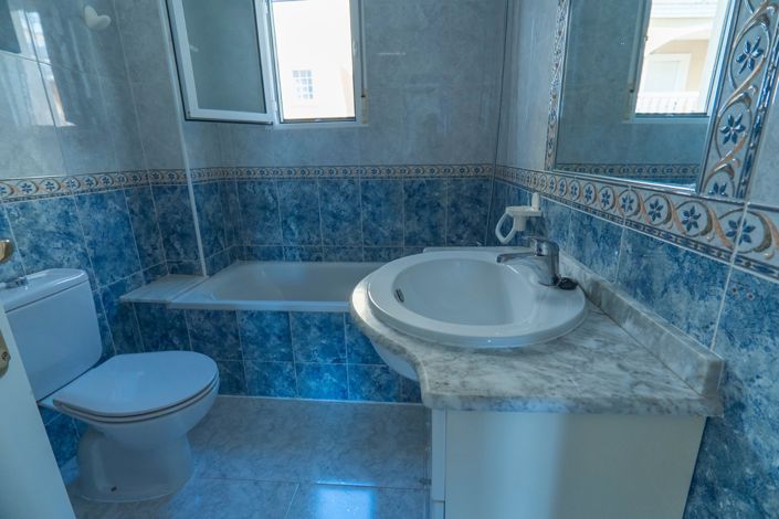 Image No.27-2 Bed Townhouse for sale