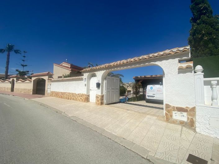 Image No.11-3 Bed Villa for sale