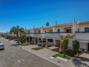 2419-152760-d4a7072701644bd18f6c9ffe77b802fa4